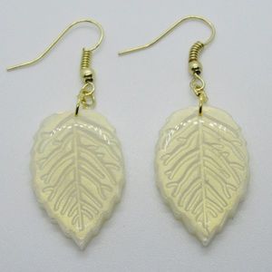 Leaf earrings